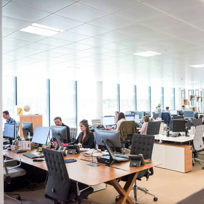Call Center mit technischen Supportern während des Praktikums
